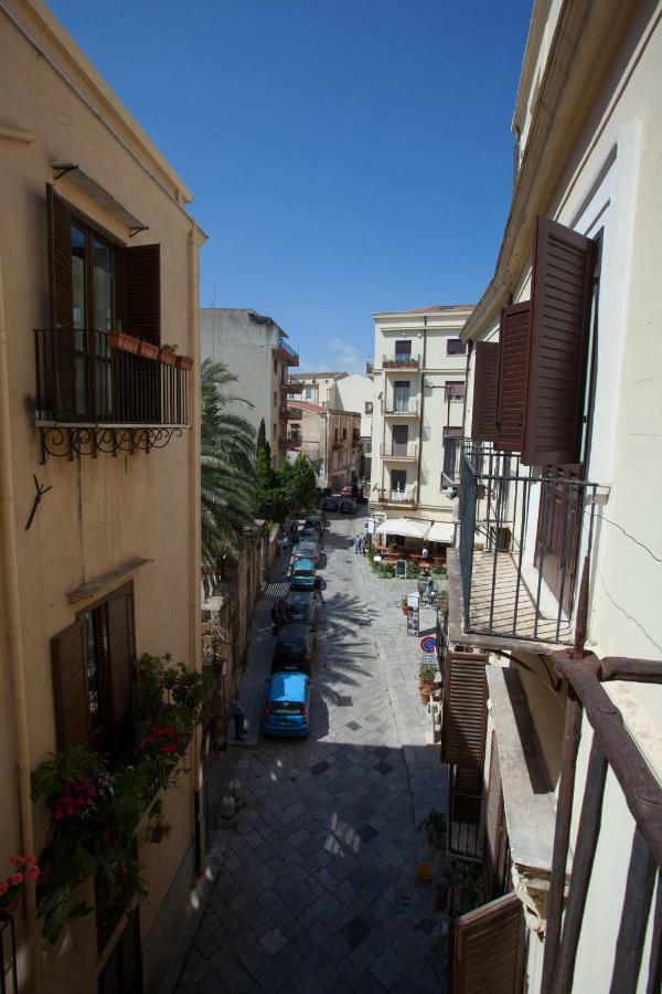 Il Sonno Dei Giusti Apartment By Domusicily Palermo Bagian luar foto